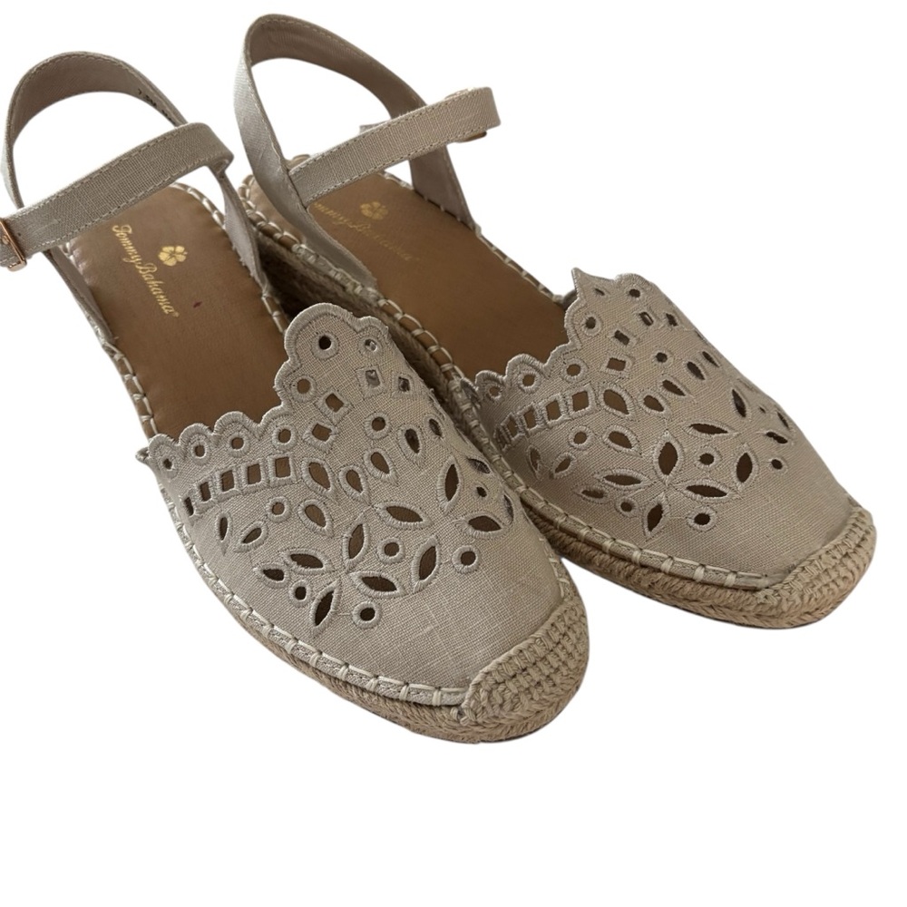 Tommy Bahama Espadrilles Wedge Daphne Sandal Flowers Cut Out Pattern Heel 2.5”